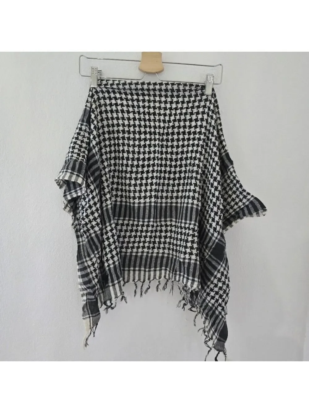 Black & White Houndstooth Check Fringe Scarf